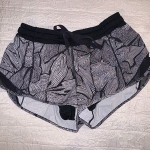 Lululemon Hotty Hot Short